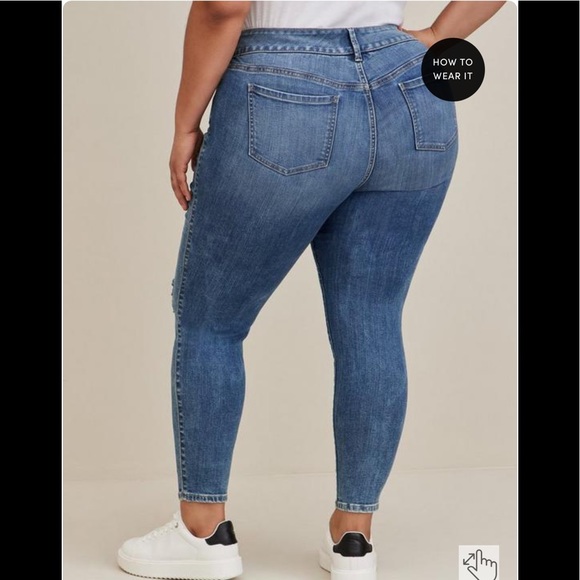 NWT - Torrid Destructed Skinny Jeans - Picture 3 of 4